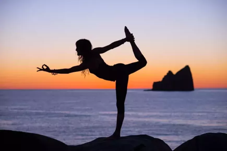 _yoga_cover_web-100.webp