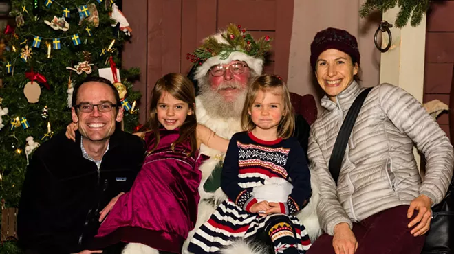 Image: Father Christmas and Thorn Hollow String Band
