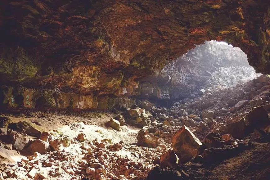 cave-690348_480.webp