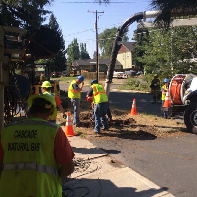Crews Working to Fix Gas Leak on Riverside Boulevard