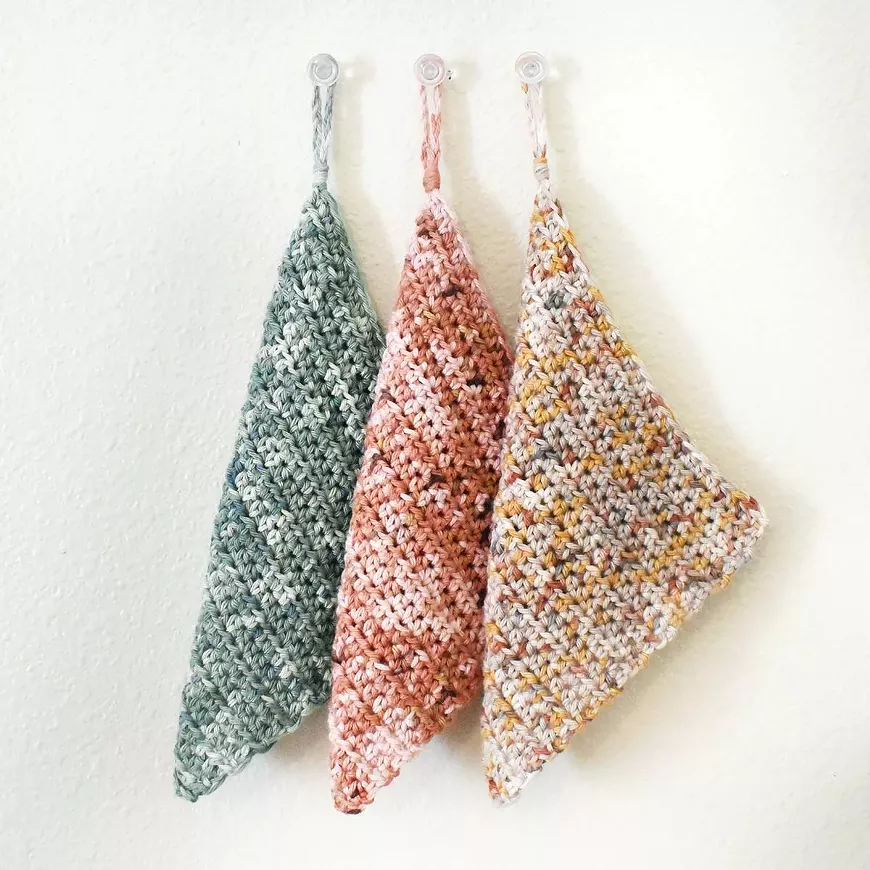 Learn to create your own crochet garments and accessories at Fancywork Yarn Shop. Crochet 101 is designed for absolute beginners.