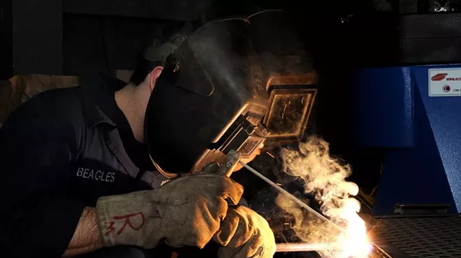 Image: DIY-Welding Holiday Art