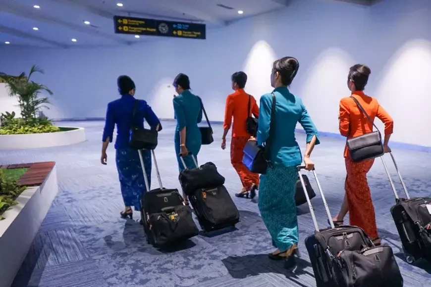 flight_attendant-2.webp