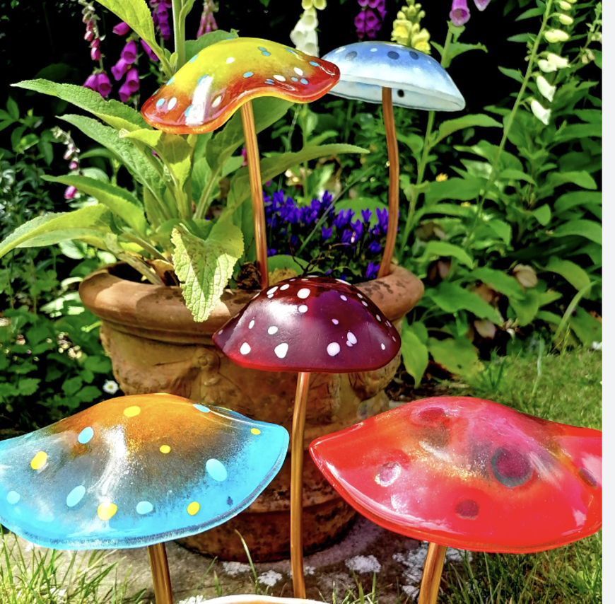 fused_glass_mushrooms.png