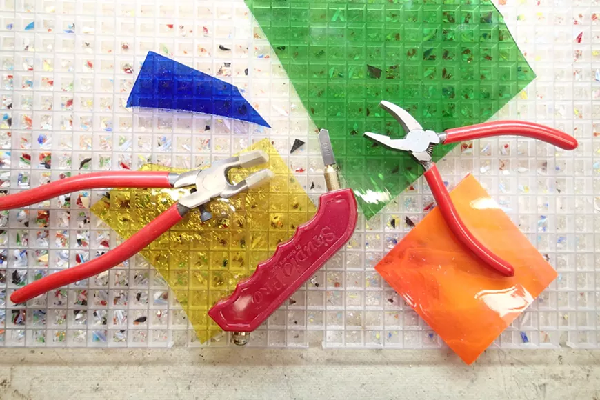 glass_cutting_tools.webp