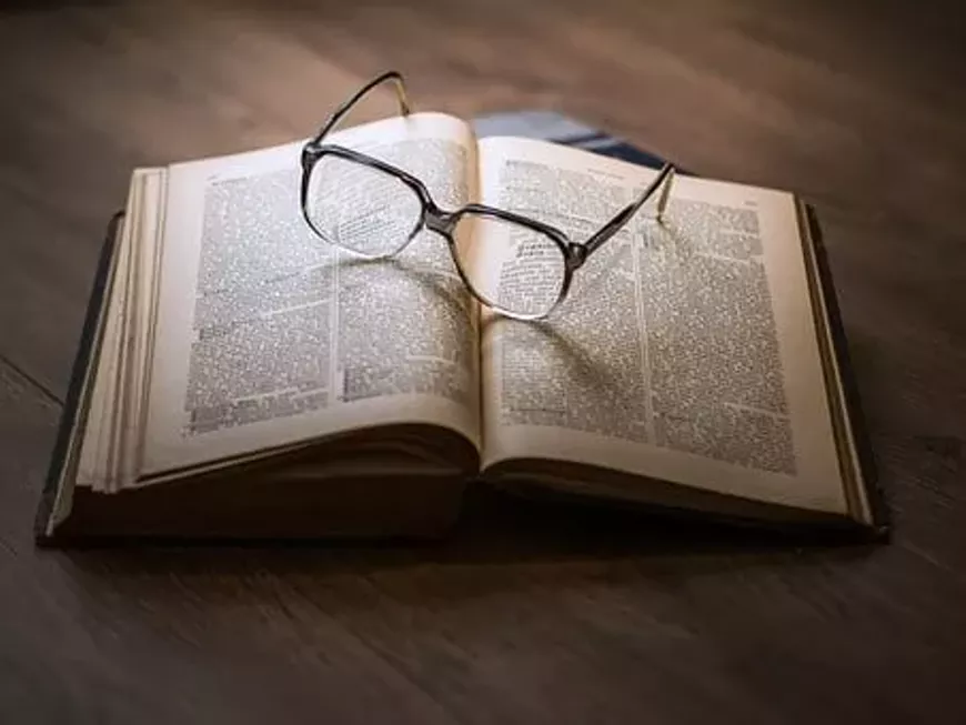 glasses-1052010_340.webp