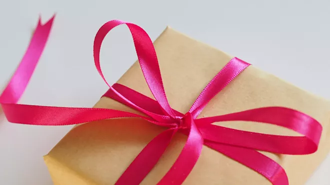 Image: Holiday Gift Wrapping