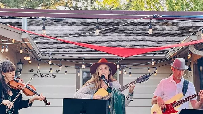 Image: Julianne Anderson- Singer Songwriter