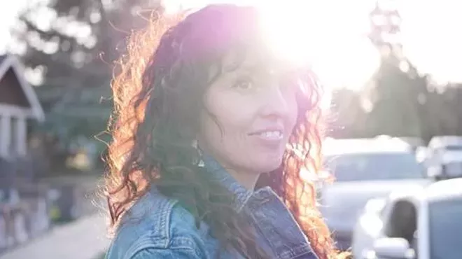 Image: Know Language: Singer Erin Cole-Baker Performs on Guitar