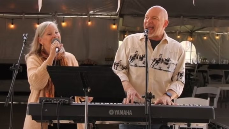 Live at the Vineyard: Reno & Cindy