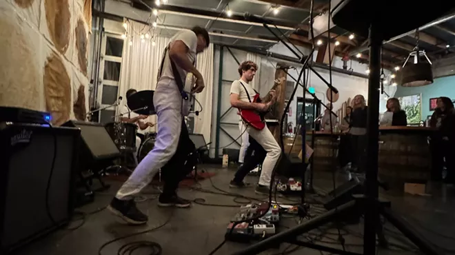 Image: Live Music with Saloongrass