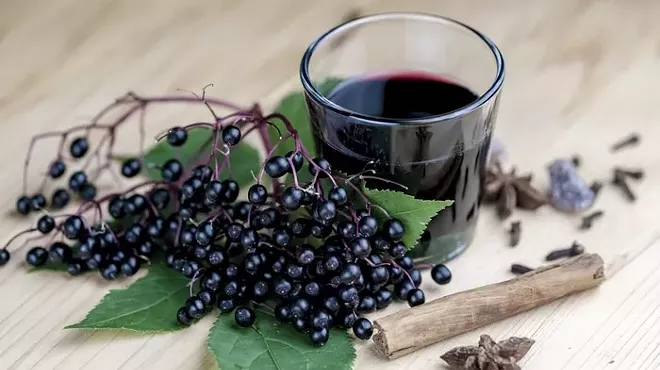 Image: Making Elderberry Syrup
