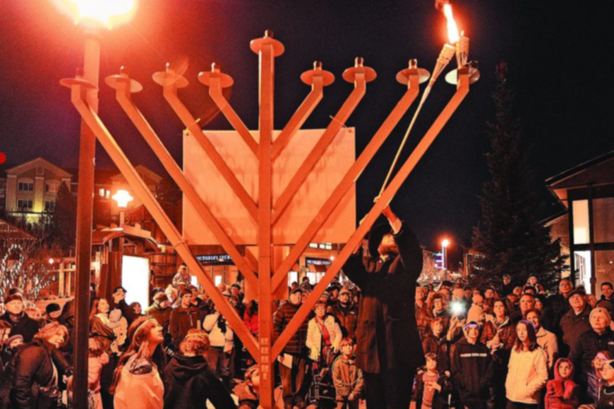 menorah-lighting-e1541189465157.png