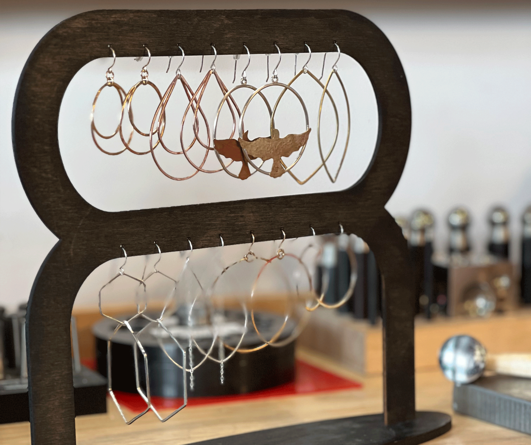 hoop-or-stud.gif