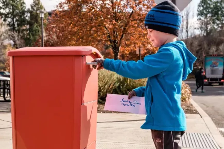 omd-elves-mailbox-2020-low-res-shoemaker-6-600x400.webp