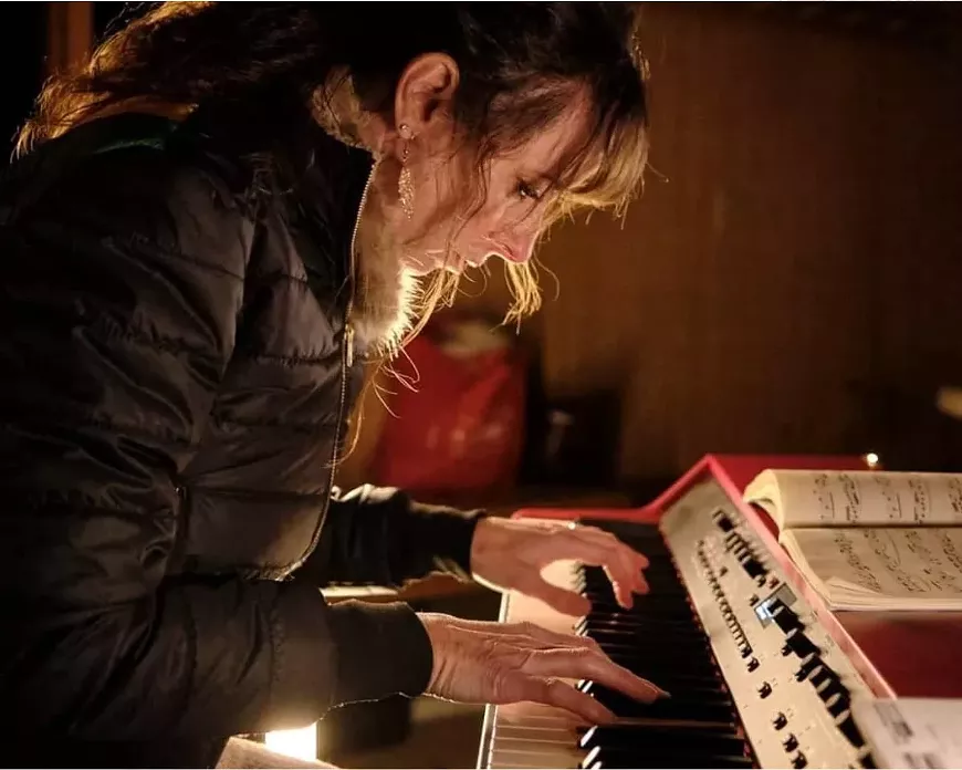 paula_at_keys_1200x960.webp