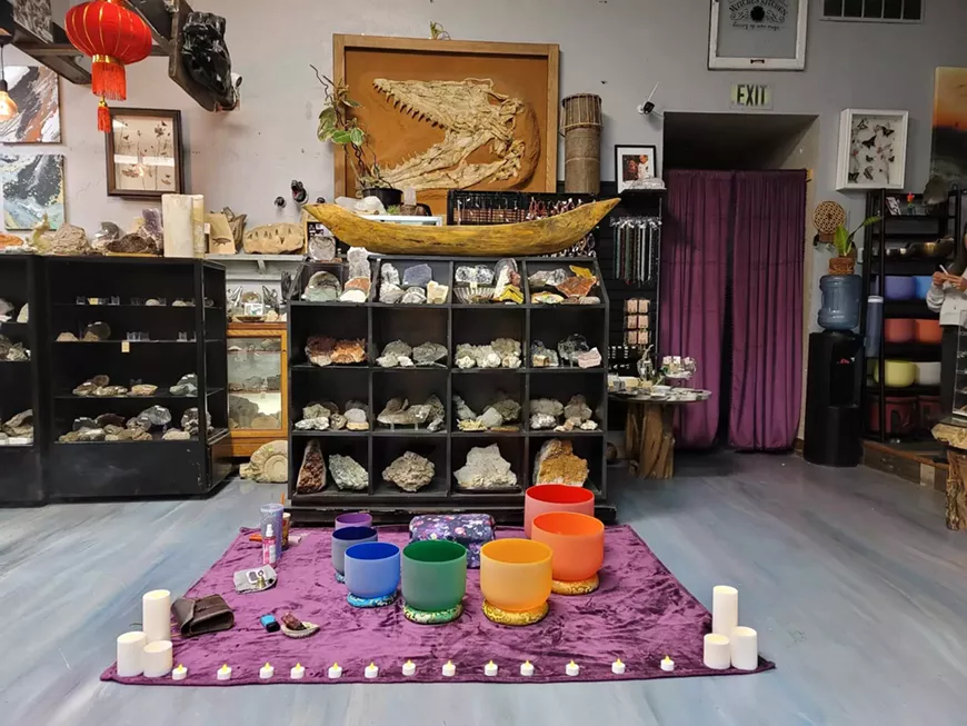 7 chakra colored quartz crystal singing bowls
