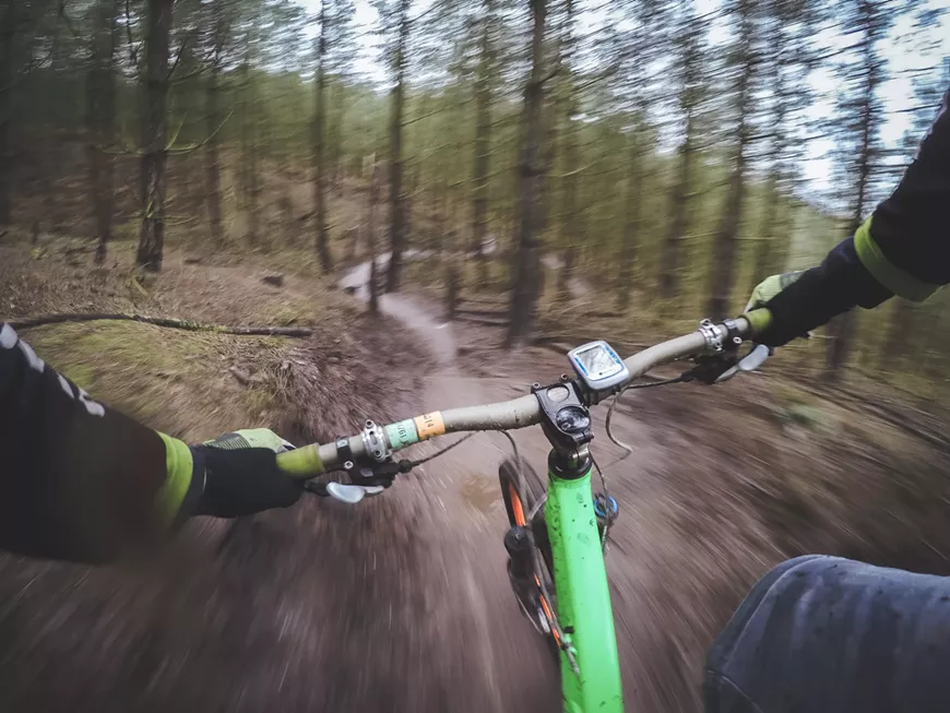 mountain-biking-1210066.webp