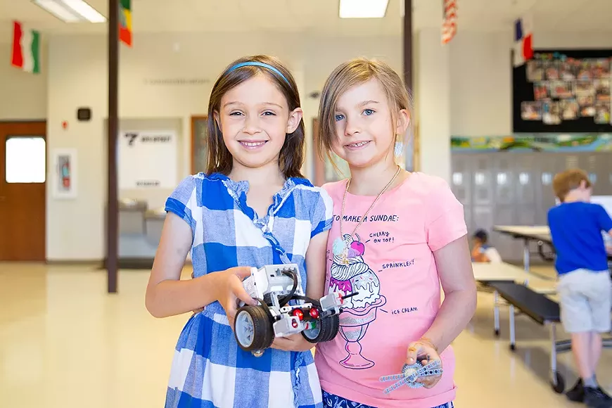 2019_robotics_camp_-_04-2.webp