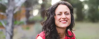 Image: Suttle Lodge's Fireside Concert Series: Beth Wood Fireside Show