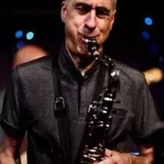 Image: Tom Bergeron and Metolius Jazz Quintet