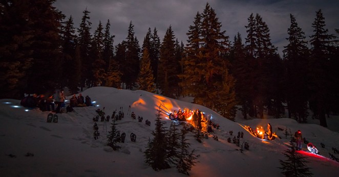 bonfire-snowshoe-nye-bend-oregon-wanderlust.jpg
