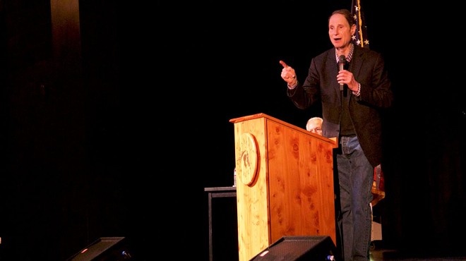Sen. Ron Wyden visits the Source Weekly