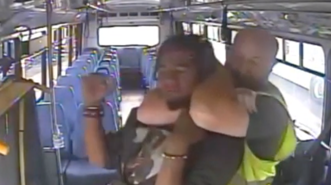 White Bus Driver Puts Black Passenger in a Chokehold ▶ [with video]