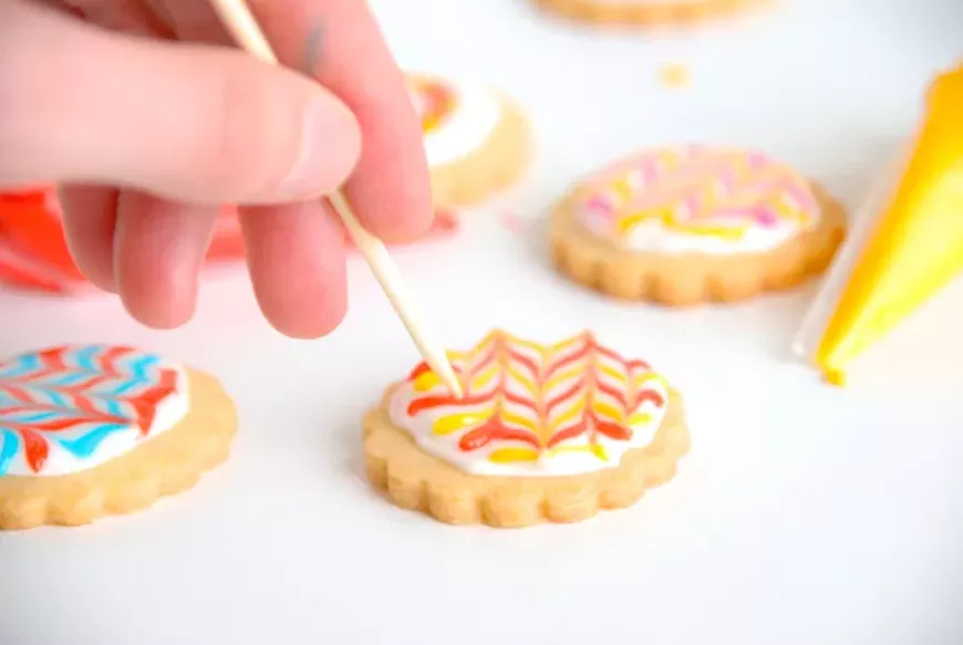 decorated-sugar-cookies-9.webp